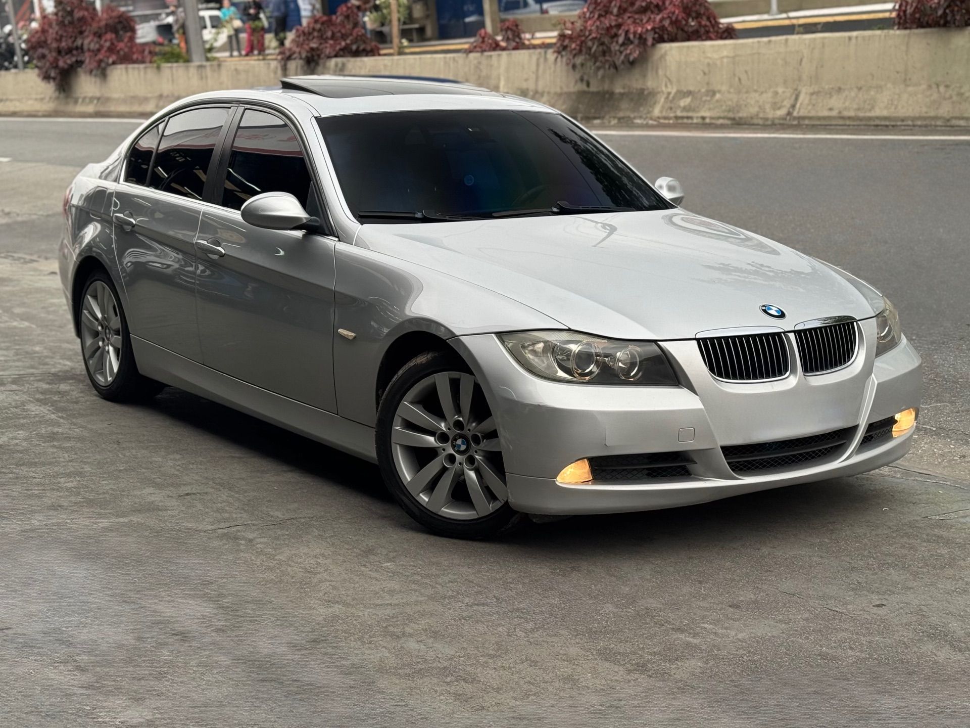 BMW 325i 6 cilindros  2.5 