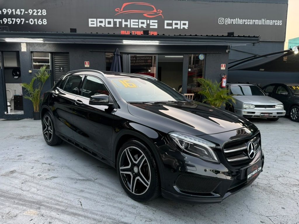 Mercedes-Benz GLA 250 2.0 Turbo Sport 2016 com teto panorâmi