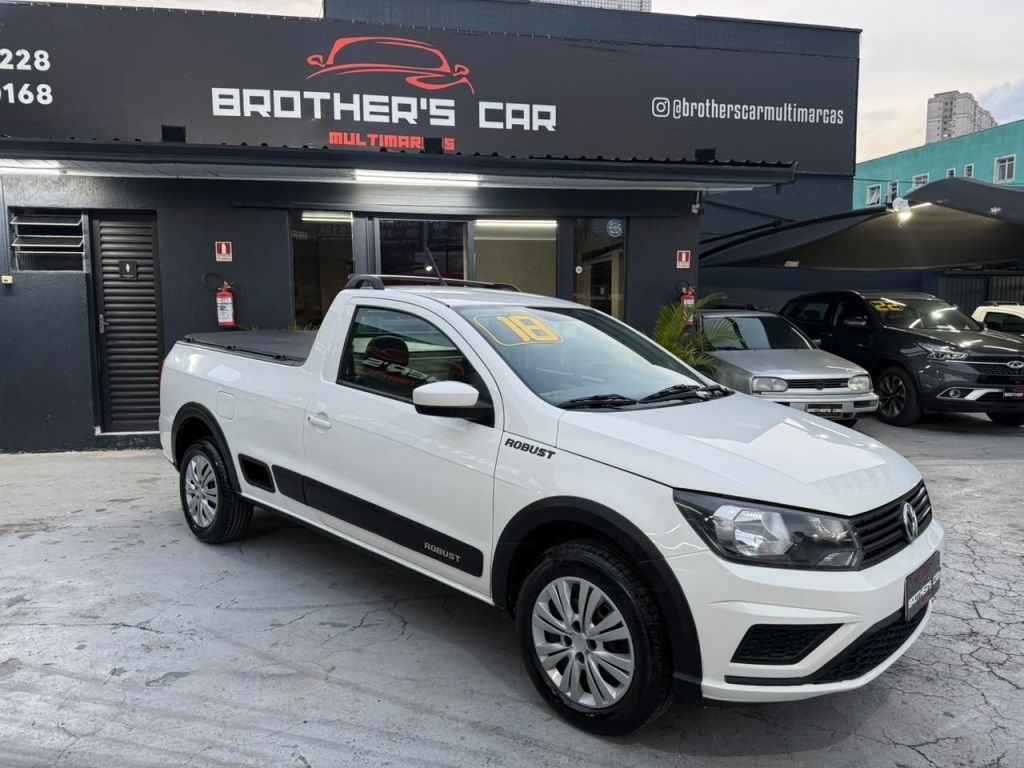 VW Saveiro 1.6 MSI Robust CS 2017/2018 com Multimídia