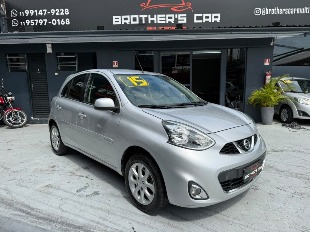 Nissan March 1.6 SV 16V Flex Manual 2014/2015 com ABS