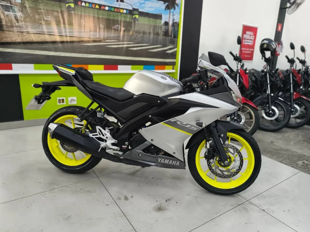 YAMAHA YZF R15 2024/2024