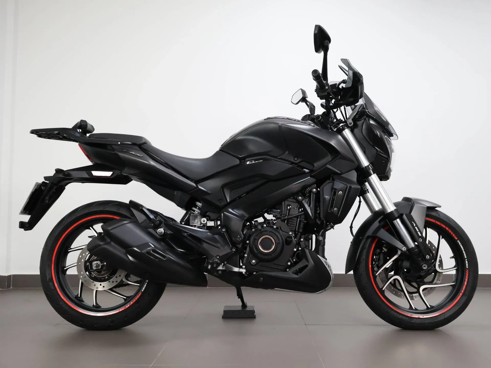 BAJAJ DOMINAR 400 2024/2025